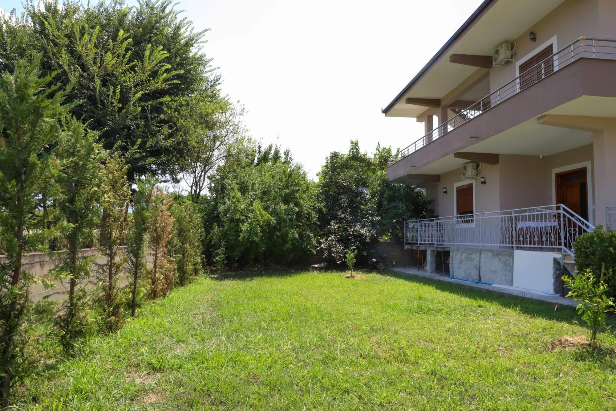Villa Fjorentin Берат Екстер'єр фото
