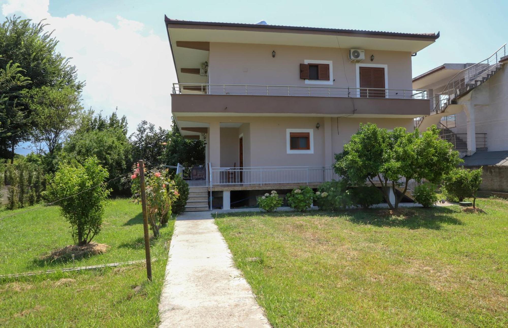 Villa Fjorentin Берат Екстер'єр фото